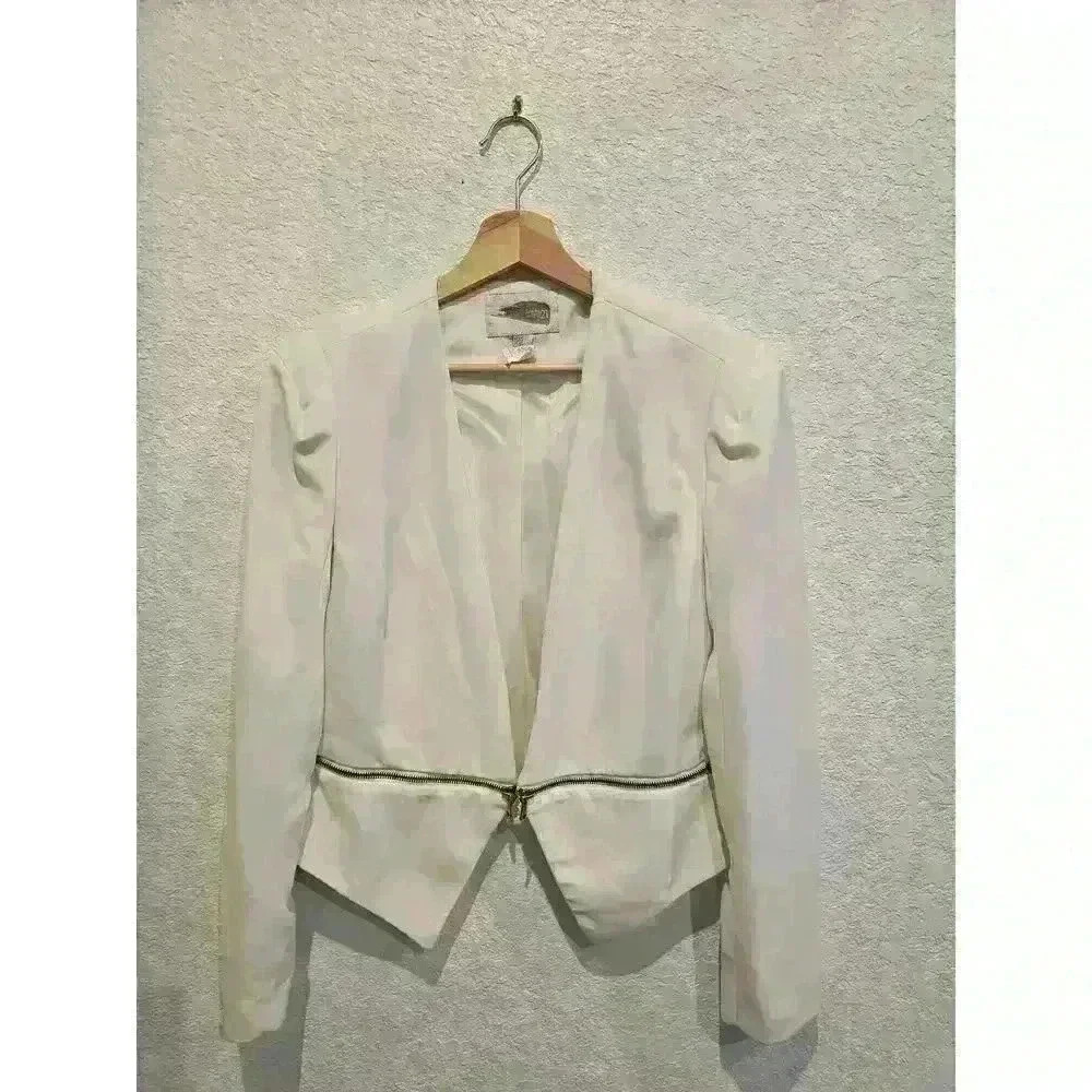 White blazer, vintage. Love 21. Size Medium. L'agence vibes.
